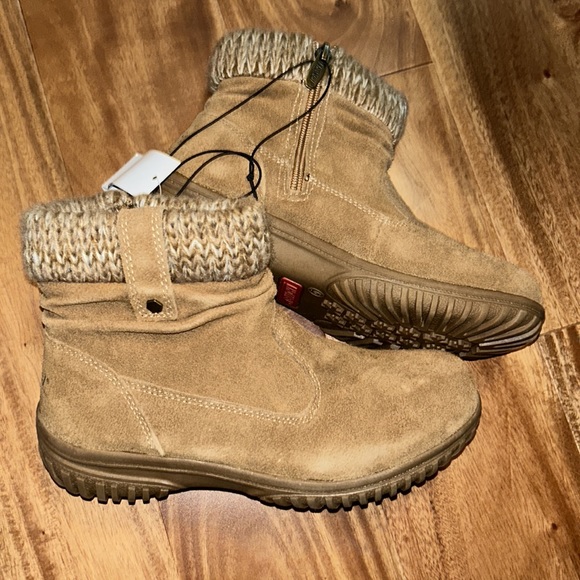 Ladies' Laura All Weather Bootie - Picture 7 of 8